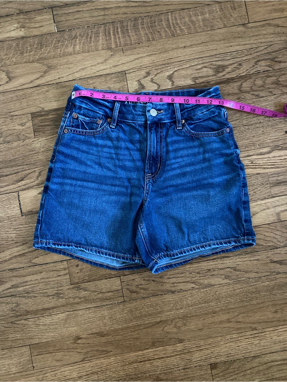 American Eagle Curvy High Rise Strigid Baggy 90’s Jean Short